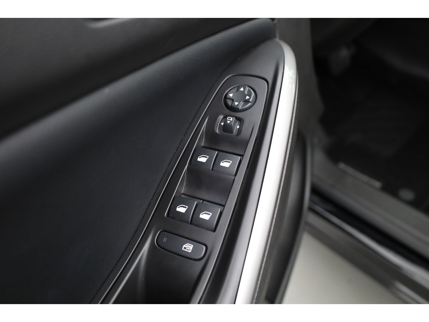Opel Grandland 1.2 Turbo Ultimate | Dig. Cockpit  |Trekhaak | Camera | Stoel-Stuurverw. | Adapt. Cruise | Keyless | Apple CarPlay & Android Auto
