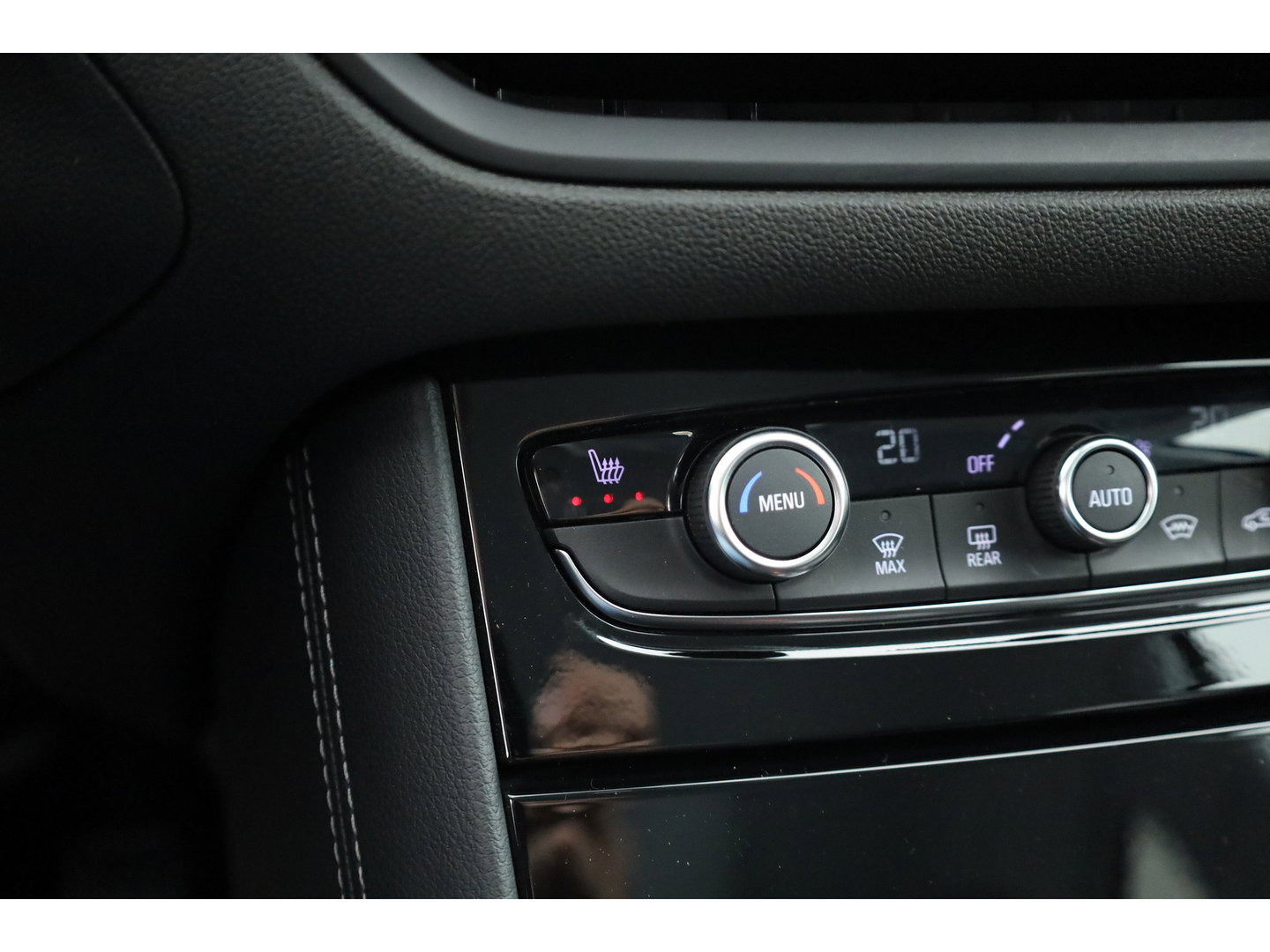 Opel Grandland 1.2 Turbo Ultimate | Dig. Cockpit  |Trekhaak | Camera | Stoel-Stuurverw. | Adapt. Cruise | Keyless | Apple CarPlay & Android Auto