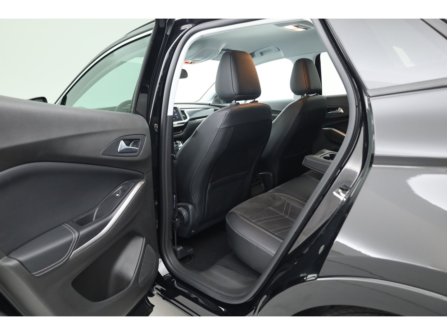 Opel Grandland 1.2 Turbo Ultimate | Dig. Cockpit  |Trekhaak | Camera | Stoel-Stuurverw. | Adapt. Cruise | Keyless | Apple CarPlay & Android Auto