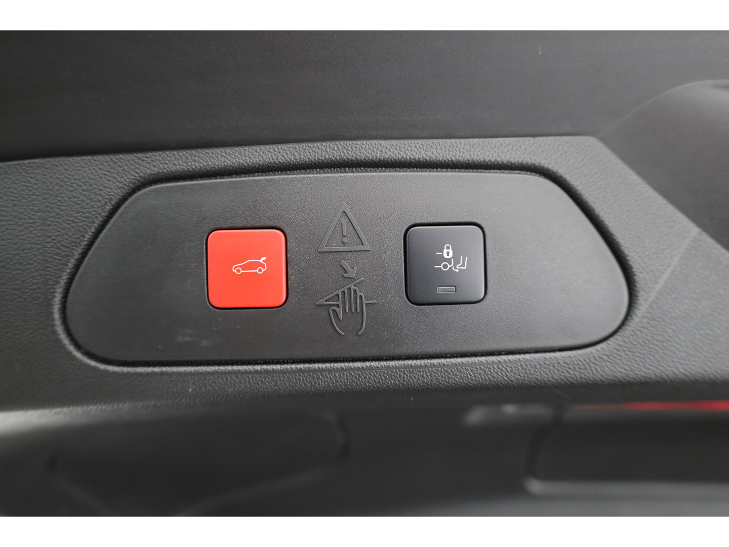 Opel Grandland 1.2 Turbo Ultimate | Dig. Cockpit  |Trekhaak | Camera | Stoel-Stuurverw. | Adapt. Cruise | Keyless | Apple CarPlay & Android Auto