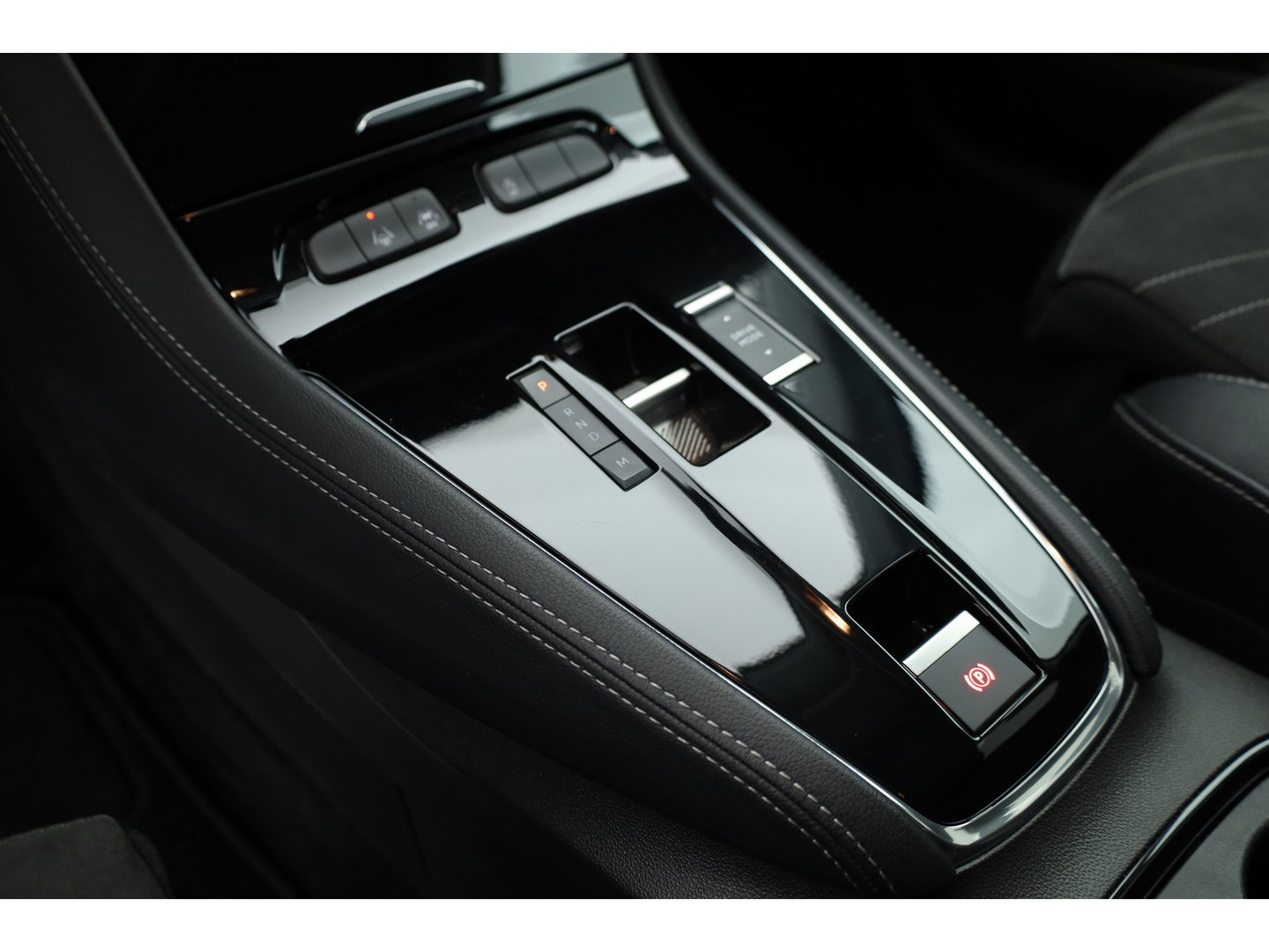 Opel Grandland 1.2 Turbo Ultimate | Dig. Cockpit  |Trekhaak | Camera | Stoel-Stuurverw. | Adapt. Cruise | Keyless | Apple CarPlay & Android Auto