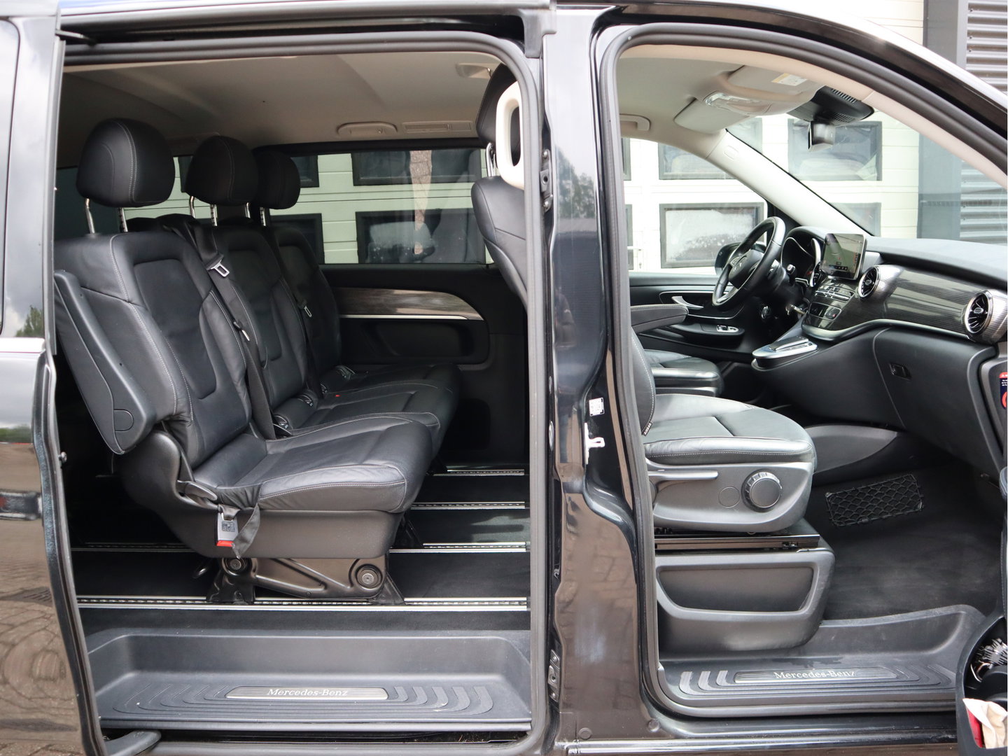 Mercedes-Benz EQV 300 90kWh L3 Extra lang - 8 Persoons - Leder - elc. Schuif