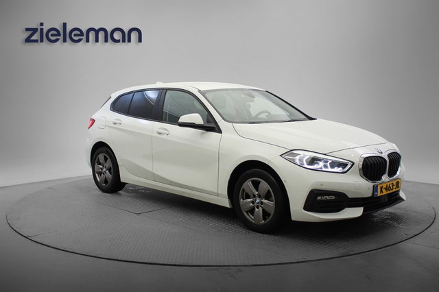 BMW 1 Serie - 118i Executive Edition - Digitaal Cockpit, Carplay, Camera, Clima, PDC