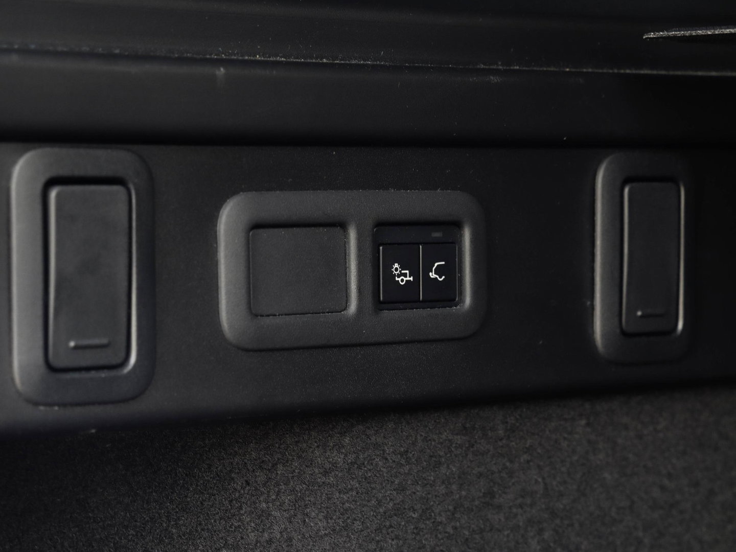 Land Rover Range Rover Velar P400e AWD S PHEV Meridian | Zwarte hemel + Leder | Trekhaak