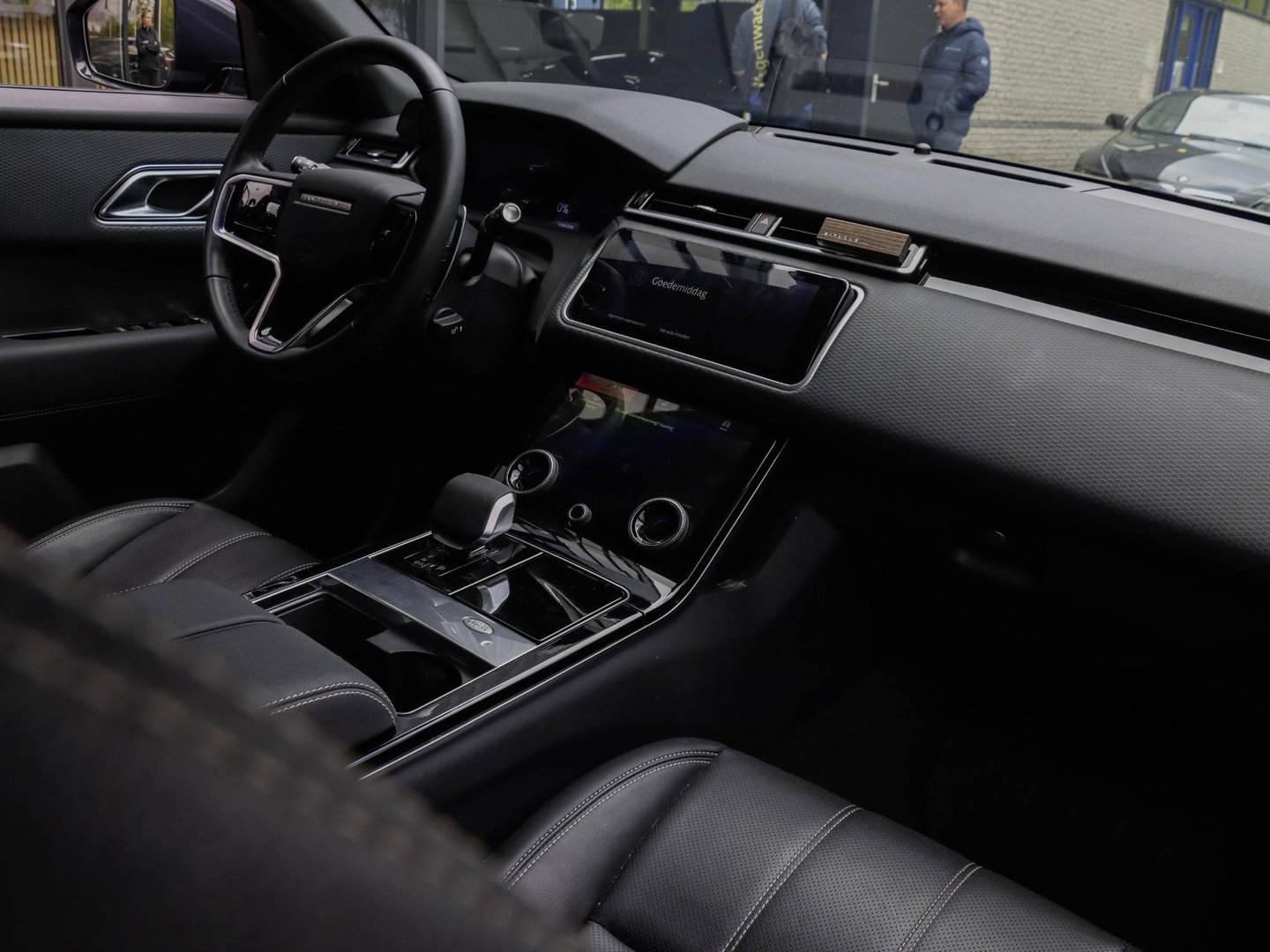 Land Rover Range Rover Velar P400e AWD S PHEV Meridian | Zwarte hemel + Leder | Trekhaak