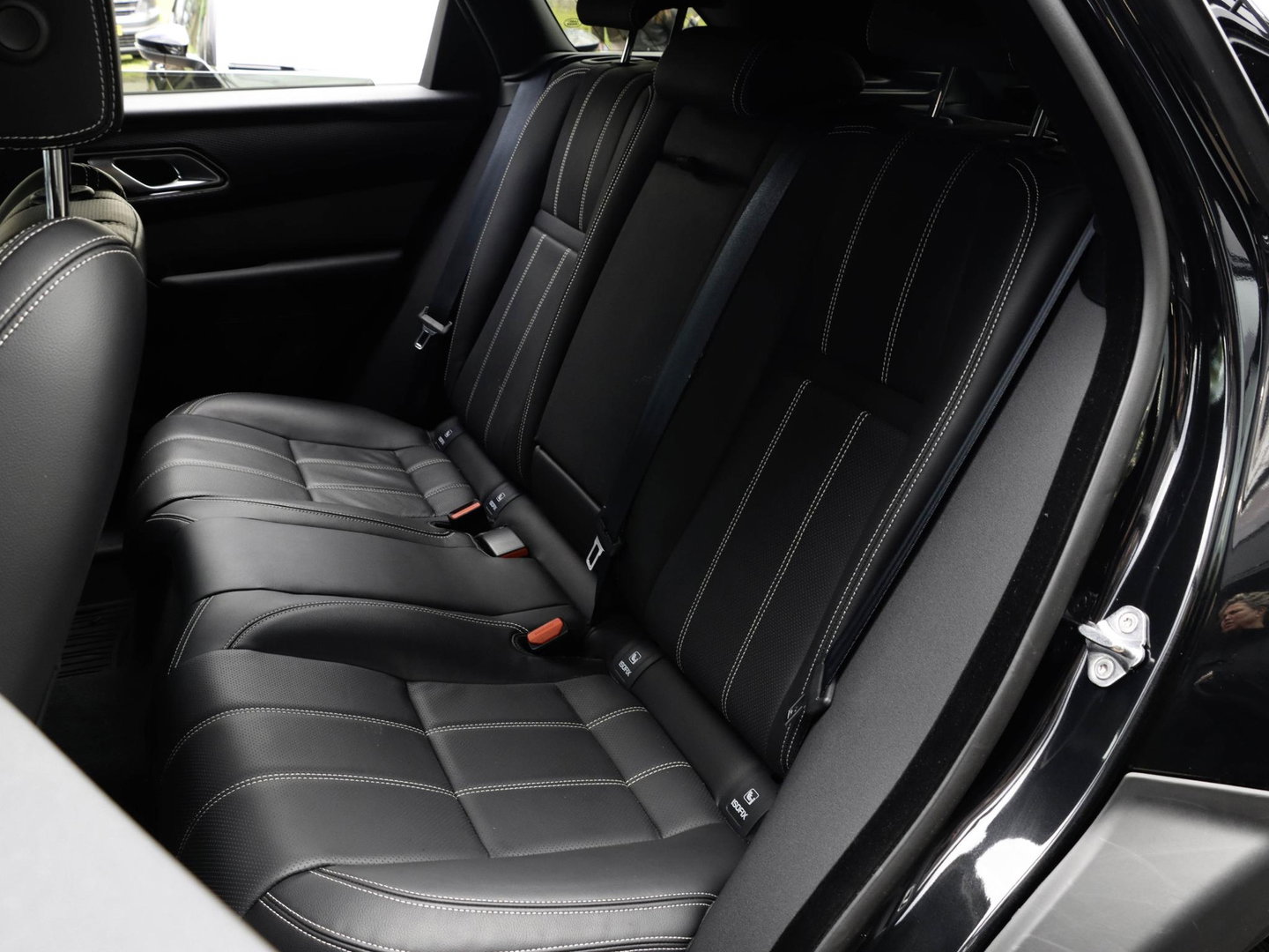 Land Rover Range Rover Velar P400e AWD S PHEV Meridian | Zwarte hemel + Leder | Trekhaak