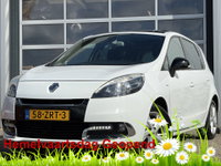 Renault Scénic - 1.2 TCe Bose 116pk | Achteruitrijcamera | Bi-xenon koplampen adaptief | Bluetooth | Cruise control | Elektrisch glazen schuif-/kanteldak | Lederen/stof bekleding | Parkeersensor voor en achter | Trekhaak | Zeer nette auto!