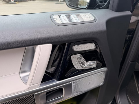 Mercedes-Benz G-Klasse 63 Brabus 700 Full Options