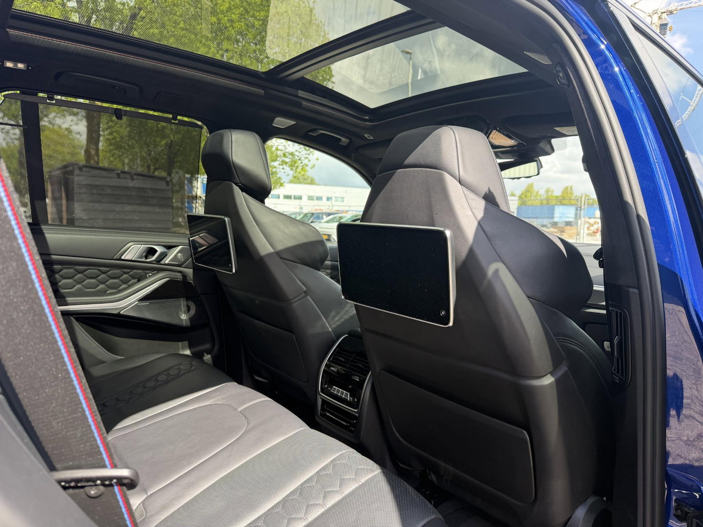 BMW X5 M Competition 625PK l Panoramadak l HUD l Trekhaak l Stoel verwarming/stoel koeling
