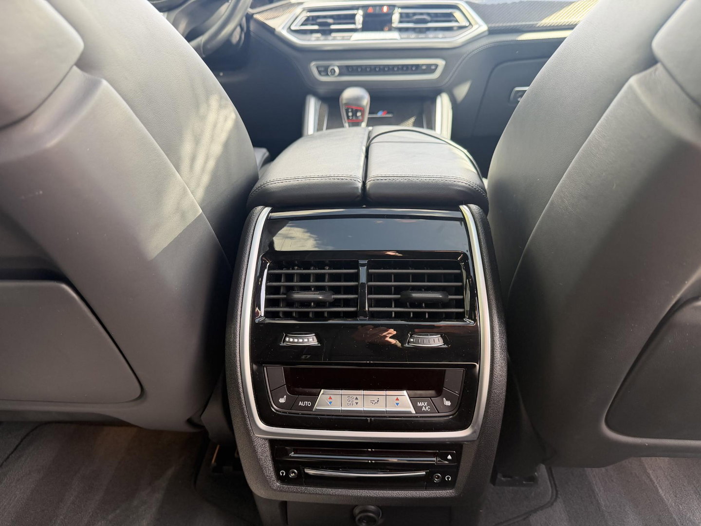 BMW X5 M Competition 625PK l Panoramadak l HUD l Trekhaak l Stoel verwarming/stoel koeling