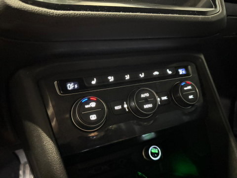 Volkswagen Tiguan 2.0 TSI 4Motion R-Line 7p PANO KEYLESS CAM