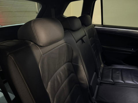 Volkswagen Tiguan 2.0 TSI 4Motion R-Line 7p PANO KEYLESS CAM