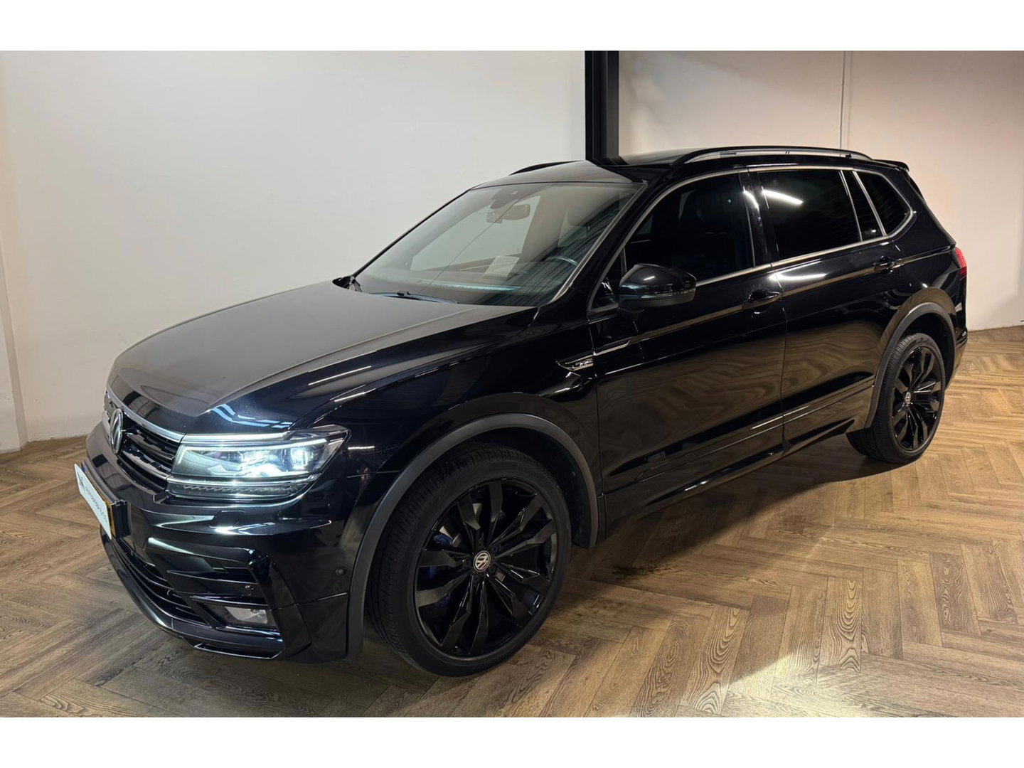 Volkswagen Tiguan 2.0 TSI 4Motion R-Line 7p PANO KEYLESS CAM