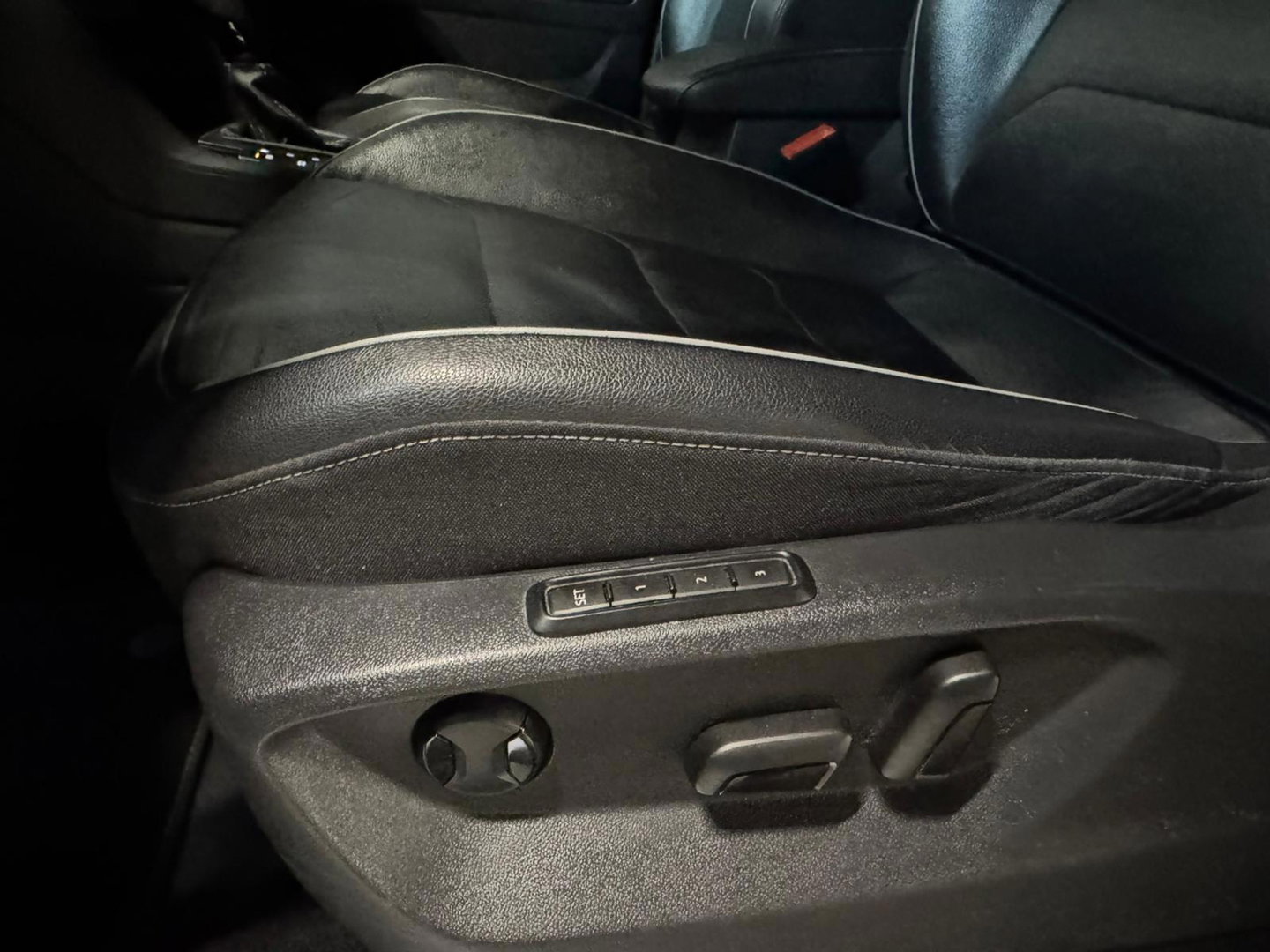 Volkswagen Tiguan 2.0 TSI 4Motion R-Line 7p PANO KEYLESS CAM