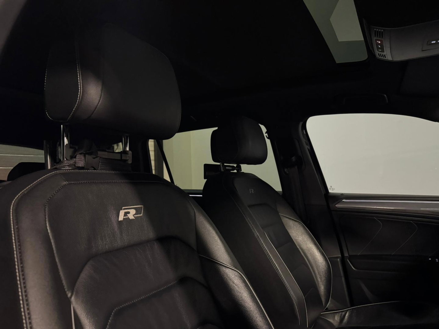 Volkswagen Tiguan 2.0 TSI 4Motion R-Line 7p PANO KEYLESS CAM