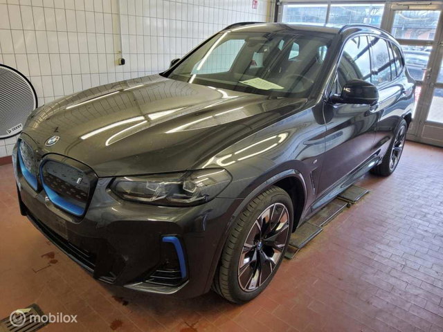 BMW iX3 - M Sport aut Voll IX3 M SPORT IMPRESSIVE VOL