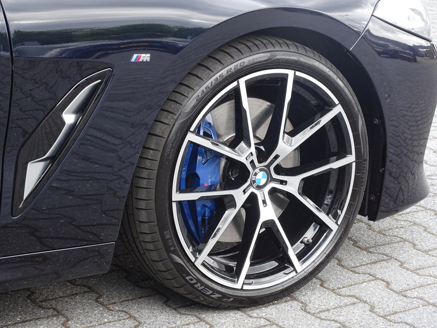 BMW 8 Serie Gran Coupé 840i 341PK X-Drive M-Performance / carbon / 360° / *NAP*