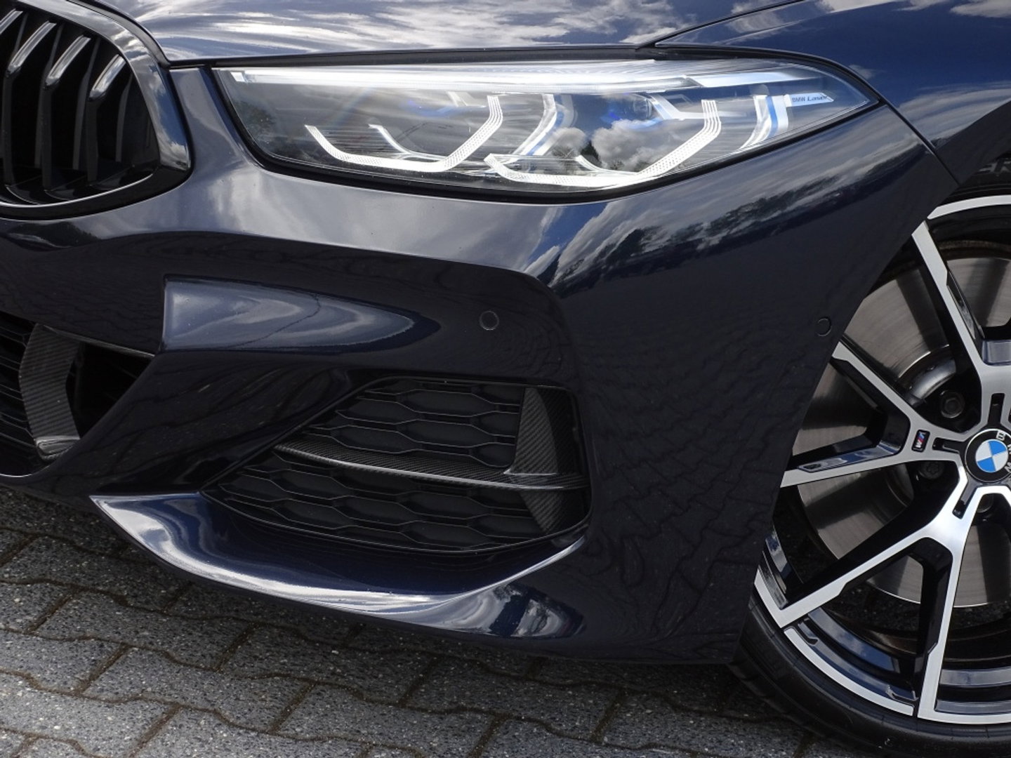 BMW 8 Serie Gran Coupé 840i 341PK X-Drive M-Performance / carbon / 360° / *NAP*
