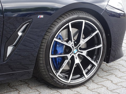 BMW 8 Serie Gran Coupé 840i 341PK X-Drive M-Performance / carbon / 360° / *NAP*