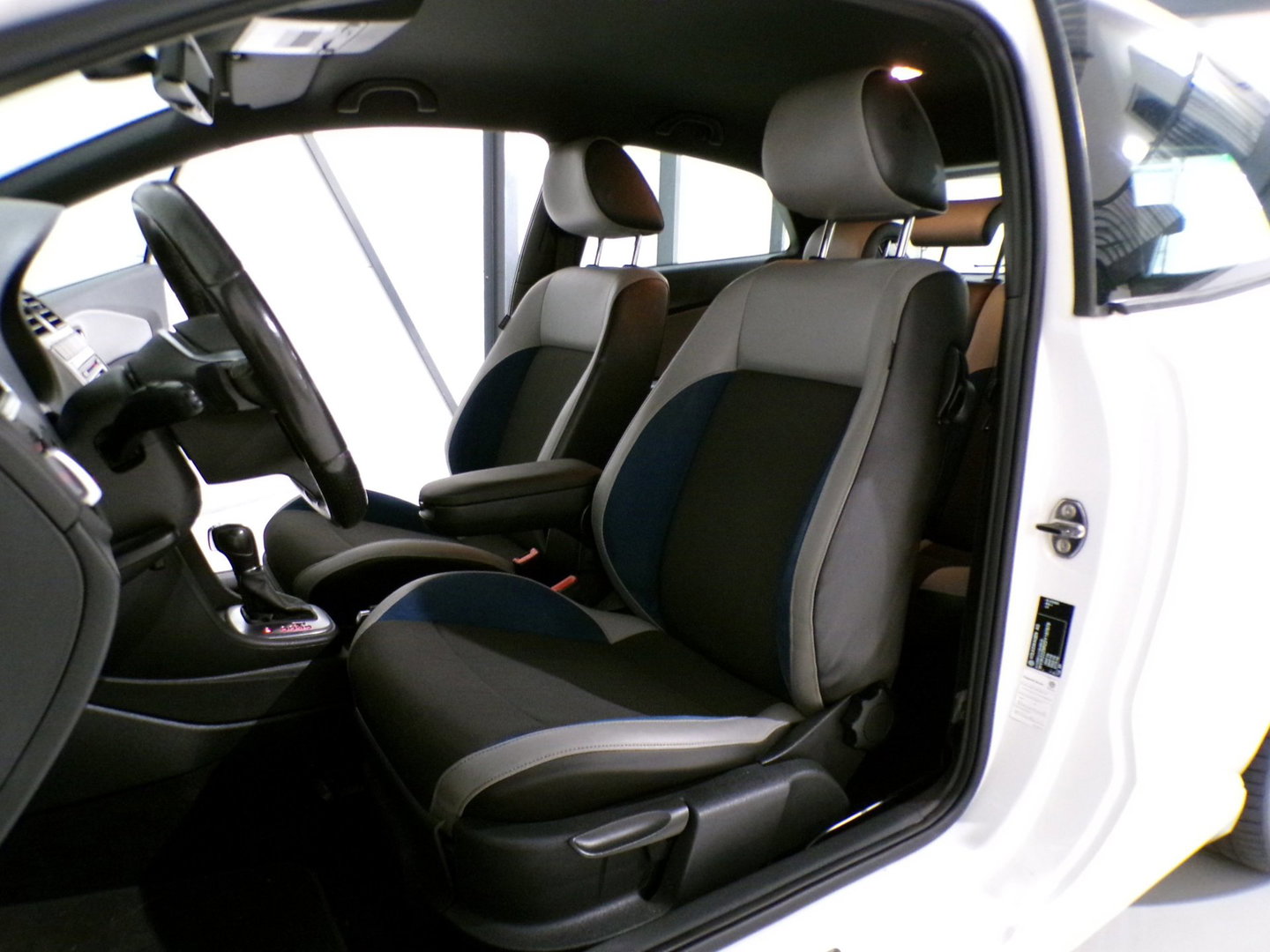 Volkswagen Polo 1.4 TSI BlueGT "Origineel NL!" Automaat! Garantie Navigatie Bluetooth Leer-Alcantara 17"Velgen Parkeersensoren