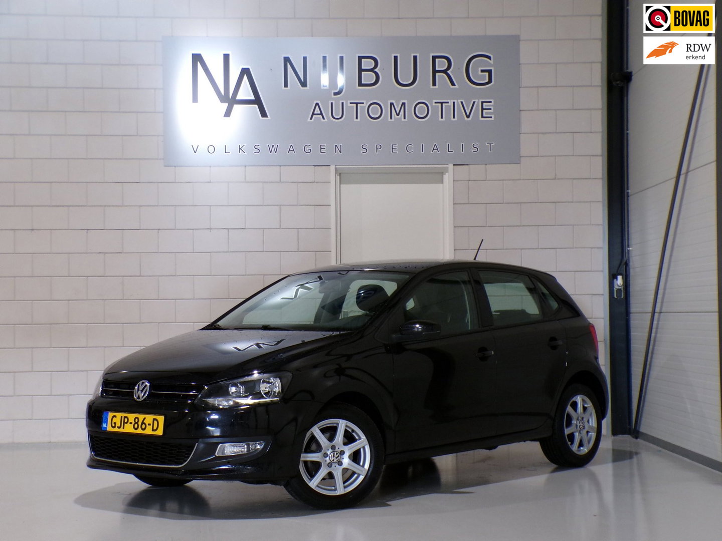 Volkswagen Polo 1.2 Comfortline Stoelverwarming Parkeersensoren Climatronic Navigatie Bluetooth Lichtmetalen-velgen Garantie