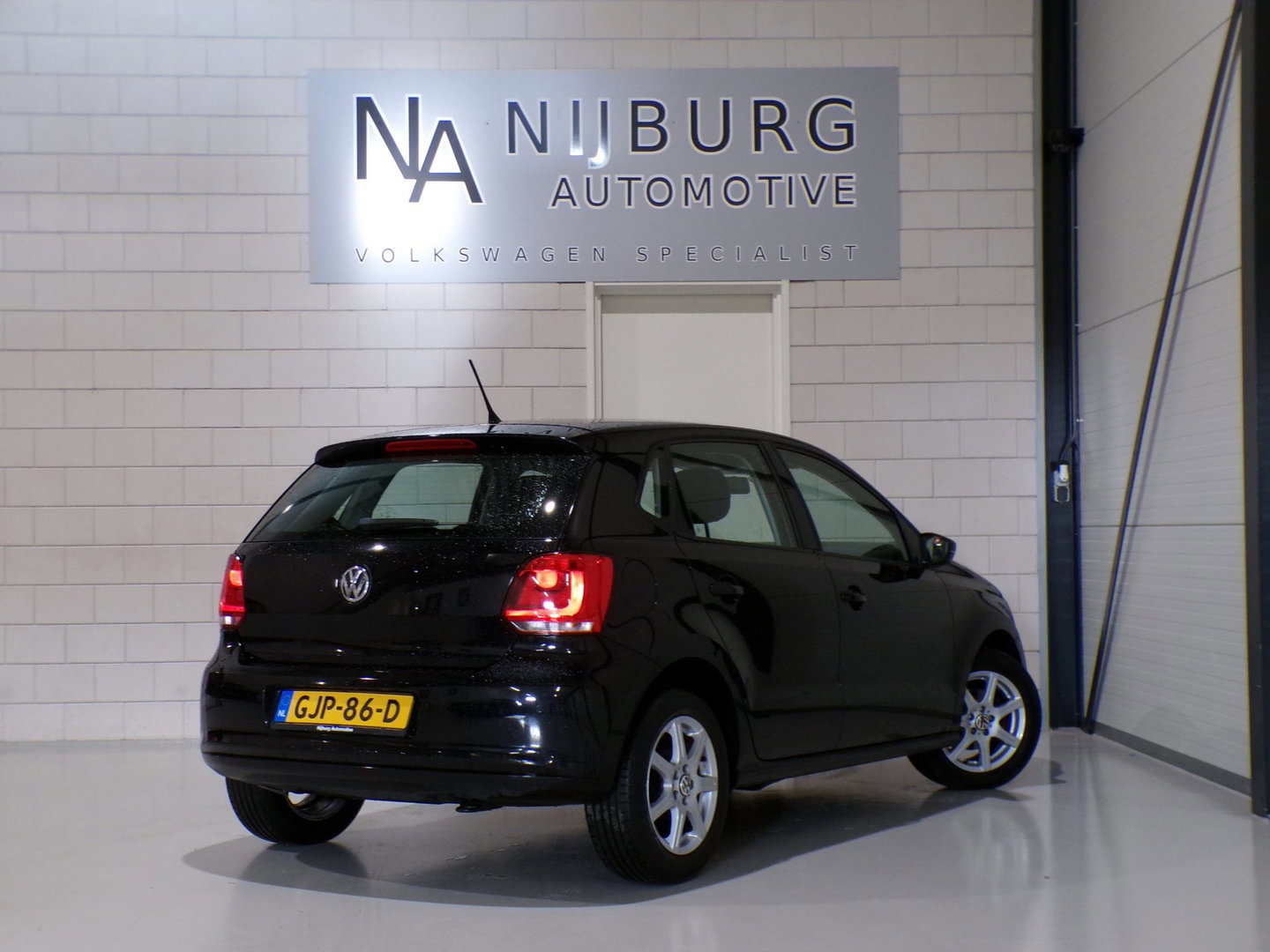 Volkswagen Polo 1.2 Comfortline Stoelverwarming Parkeersensoren Climatronic Navigatie Bluetooth Lichtmetalen-velgen Garantie