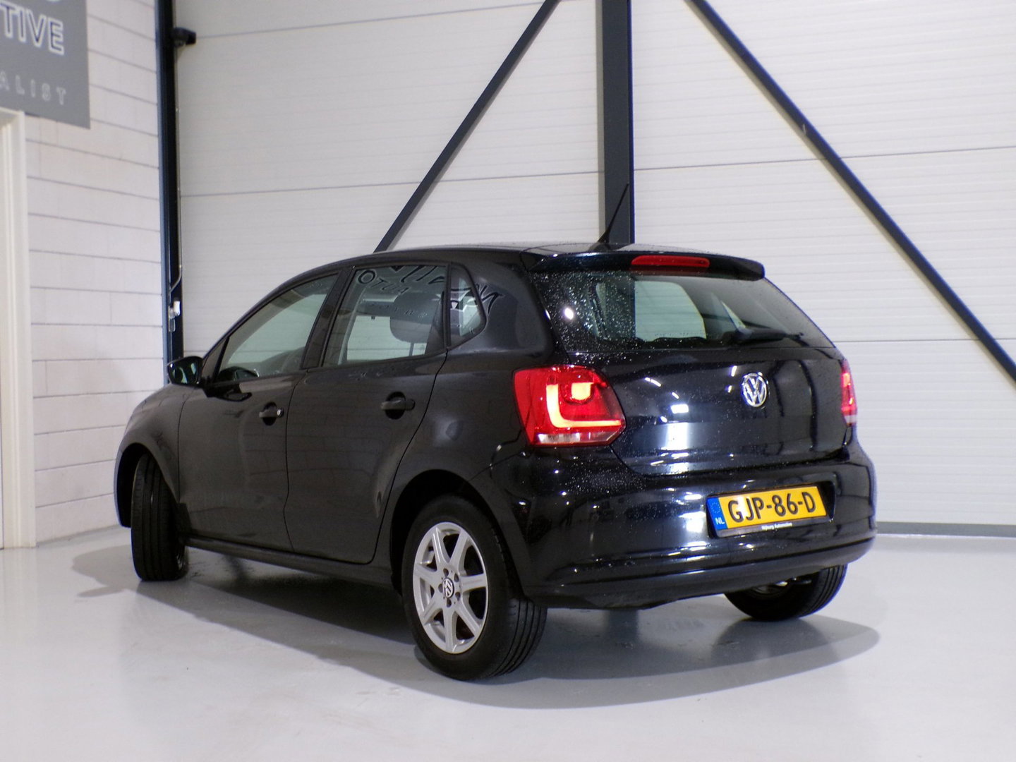 Volkswagen Polo 1.2 Comfortline Stoelverwarming Parkeersensoren Climatronic Navigatie Bluetooth Lichtmetalen-velgen Garantie