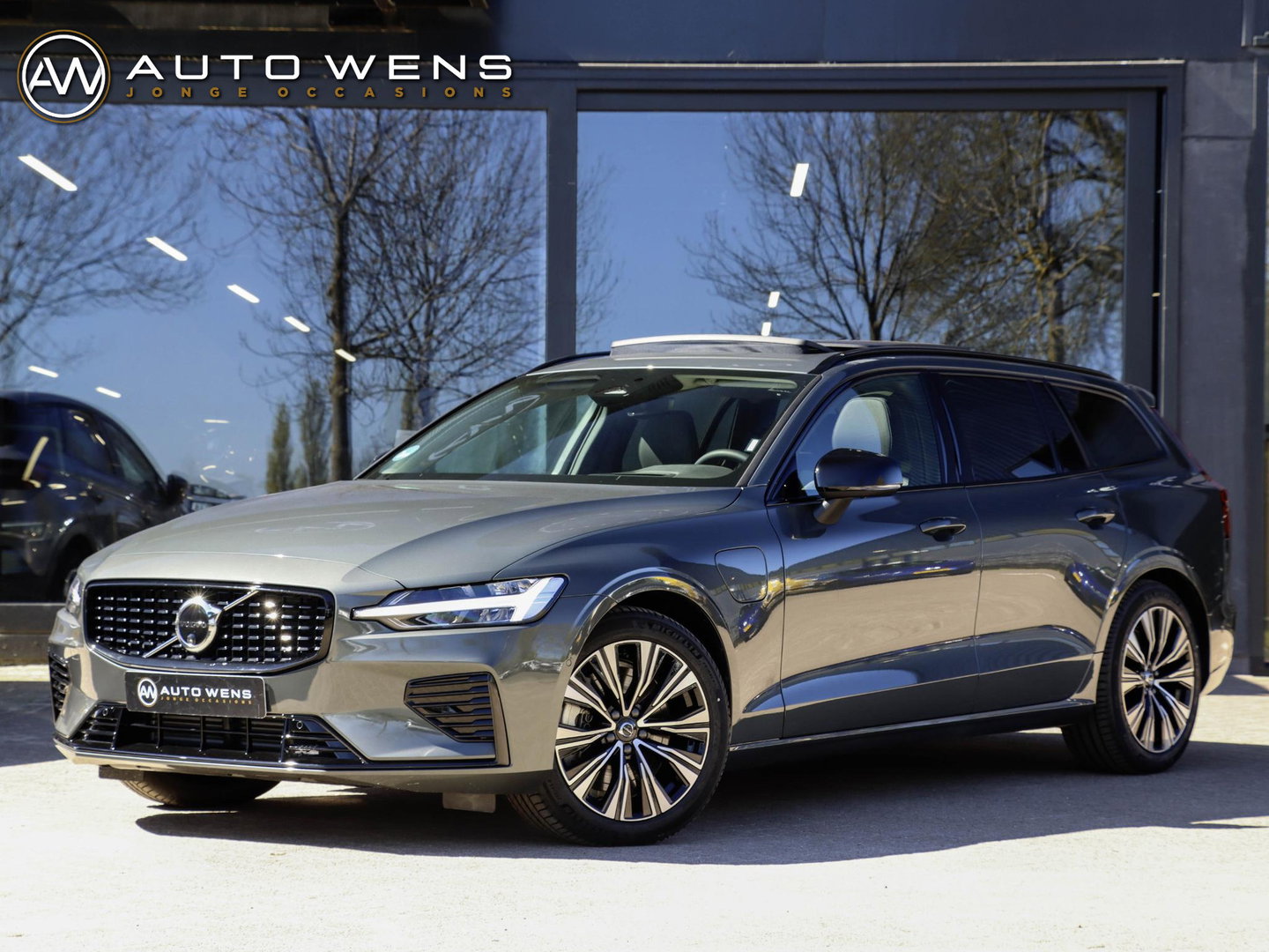 Volvo V60 T6 AWD Plus Dark Pano Forest Lake 360 Harman Kardon HeadUp 18 inch