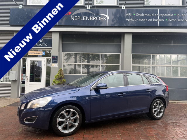 Volvo V60 - 1.6 T3 Kinetic Bj 2012 Dealer onderhouden 150PK Vol optie