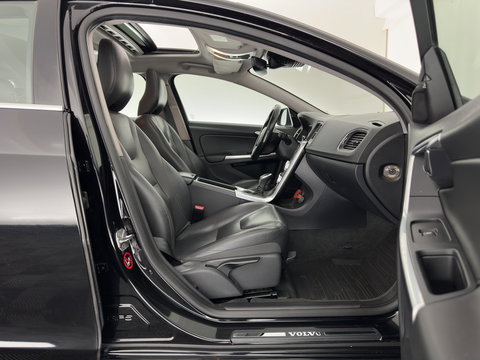 Volvo V60 2.0 D4 Polar+ Aut. *PANO | ADAPTIVE-CRUISE | LEATHER | XENON | BLINDSPOT | MEMORY-PACK | HEATED-COMFORTSEATS | NAVI-FULLMAP | CAMERA | 18''ALU | TOWBAR*