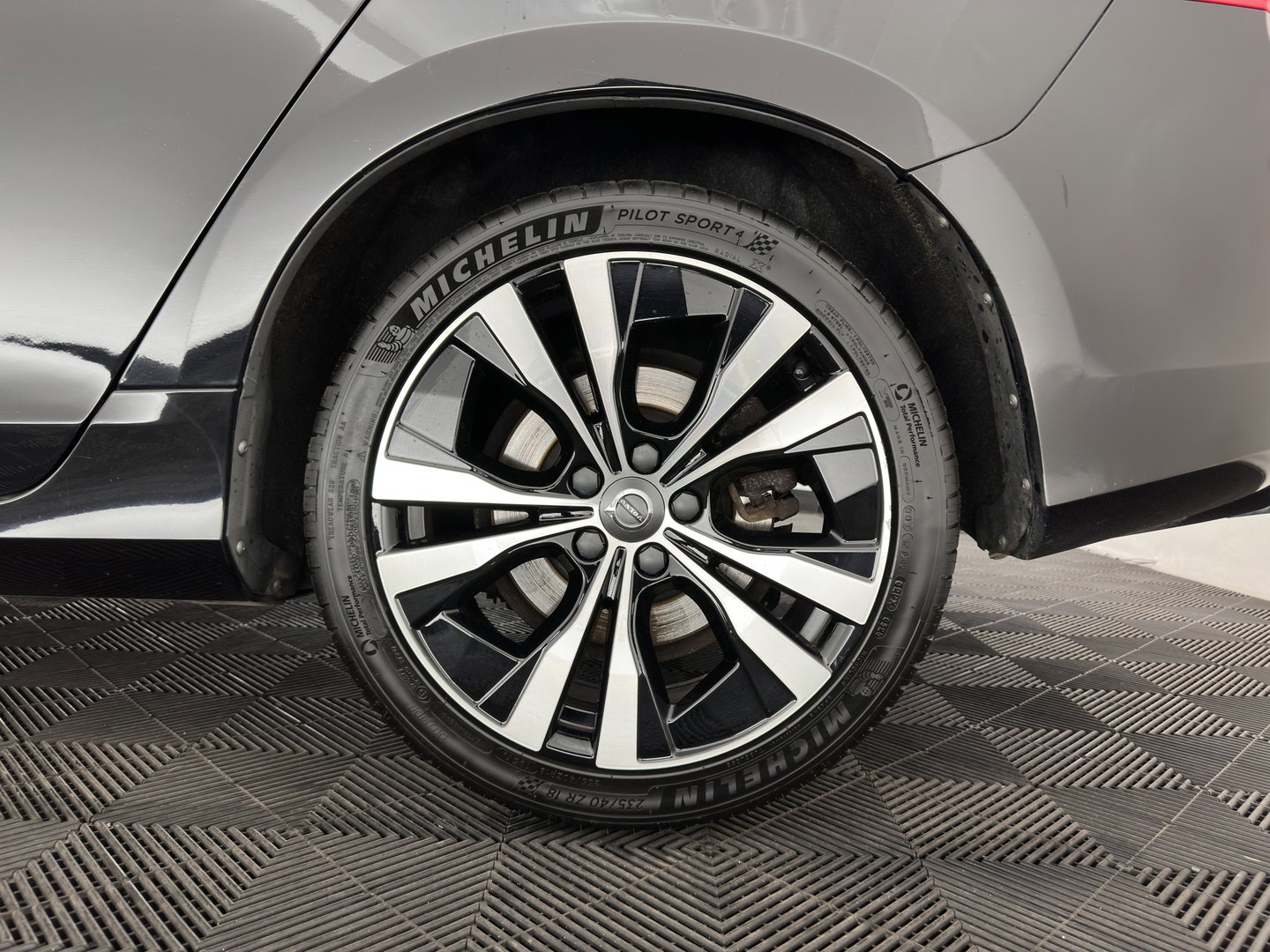Volvo V60 2.0 D4 Polar+ Aut. *PANO | ADAPTIVE-CRUISE | LEATHER | XENON | BLINDSPOT | MEMORY-PACK | HEATED-COMFORTSEATS | NAVI-FULLMAP | CAMERA | 18''ALU | TOWBAR*