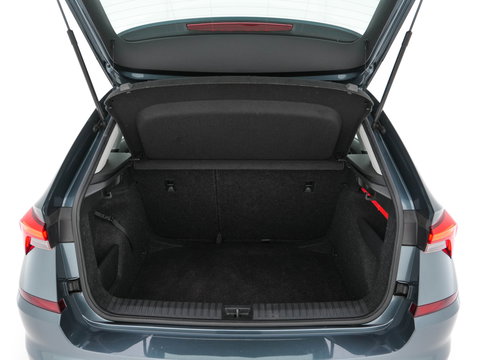 Škoda Kamiq 1.0 TSI Ambition (INCL.BTW) *FULL-LED | COMFORT-SEATS | AIRCO | CRUISE | DAB | 16''ALU | TOWBAR*