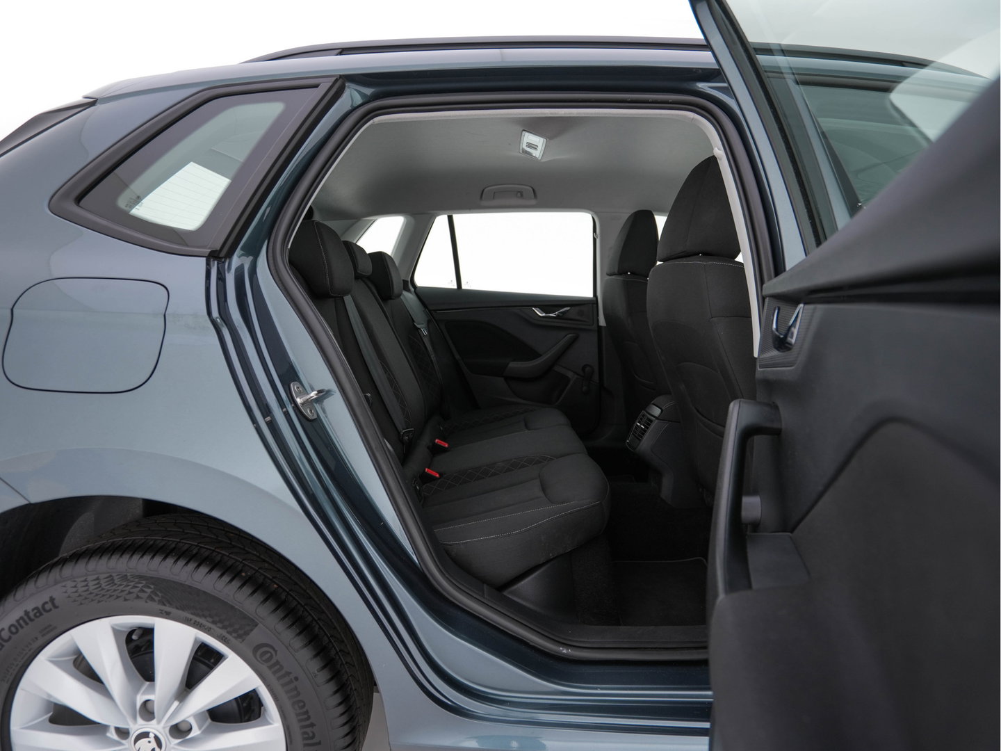 Škoda Kamiq 1.0 TSI Ambition (INCL.BTW) *FULL-LED | COMFORT-SEATS | AIRCO | CRUISE | DAB | 16''ALU | TOWBAR*