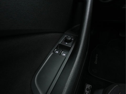 Škoda Kamiq 1.0 TSI Ambition (INCL.BTW) *FULL-LED | COMFORT-SEATS | AIRCO | CRUISE | DAB | 16''ALU | TOWBAR*