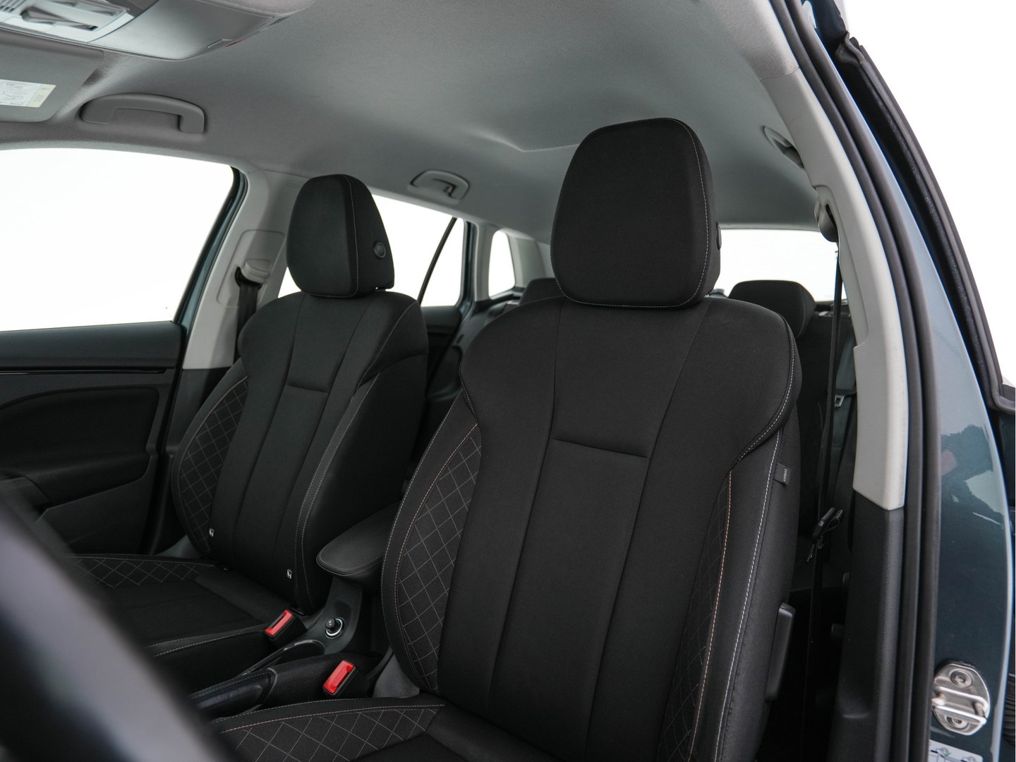 Škoda Kamiq 1.0 TSI Ambition (INCL.BTW) *FULL-LED | COMFORT-SEATS | AIRCO | CRUISE | DAB | 16''ALU | TOWBAR*