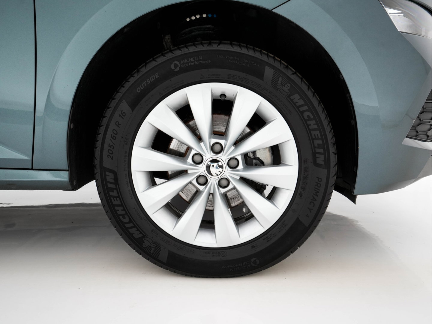 Škoda Kamiq 1.0 TSI Ambition (INCL.BTW) *FULL-LED | COMFORT-SEATS | AIRCO | CRUISE | DAB | 16''ALU | TOWBAR*