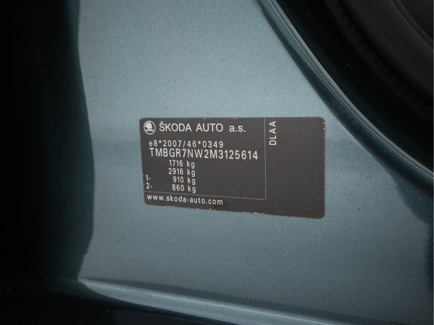 Škoda Kamiq 1.0 TSI Ambition (INCL.BTW) *FULL-LED | COMFORT-SEATS | AIRCO | CRUISE | DAB | 16''ALU | TOWBAR*