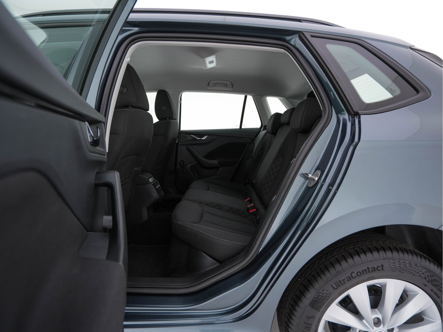 Škoda Kamiq 1.0 TSI Ambition (INCL.BTW) *FULL-LED | COMFORT-SEATS | AIRCO | CRUISE | DAB | 16''ALU | TOWBAR*