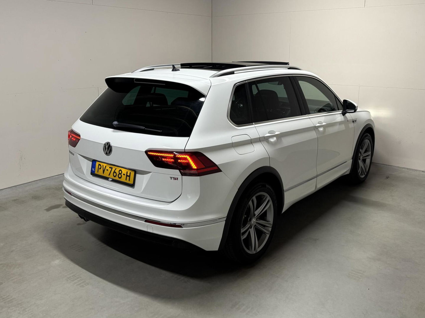 Volkswagen Tiguan 1.4 TSI ACT 2X R-Line Pano Virtual ACC NAP