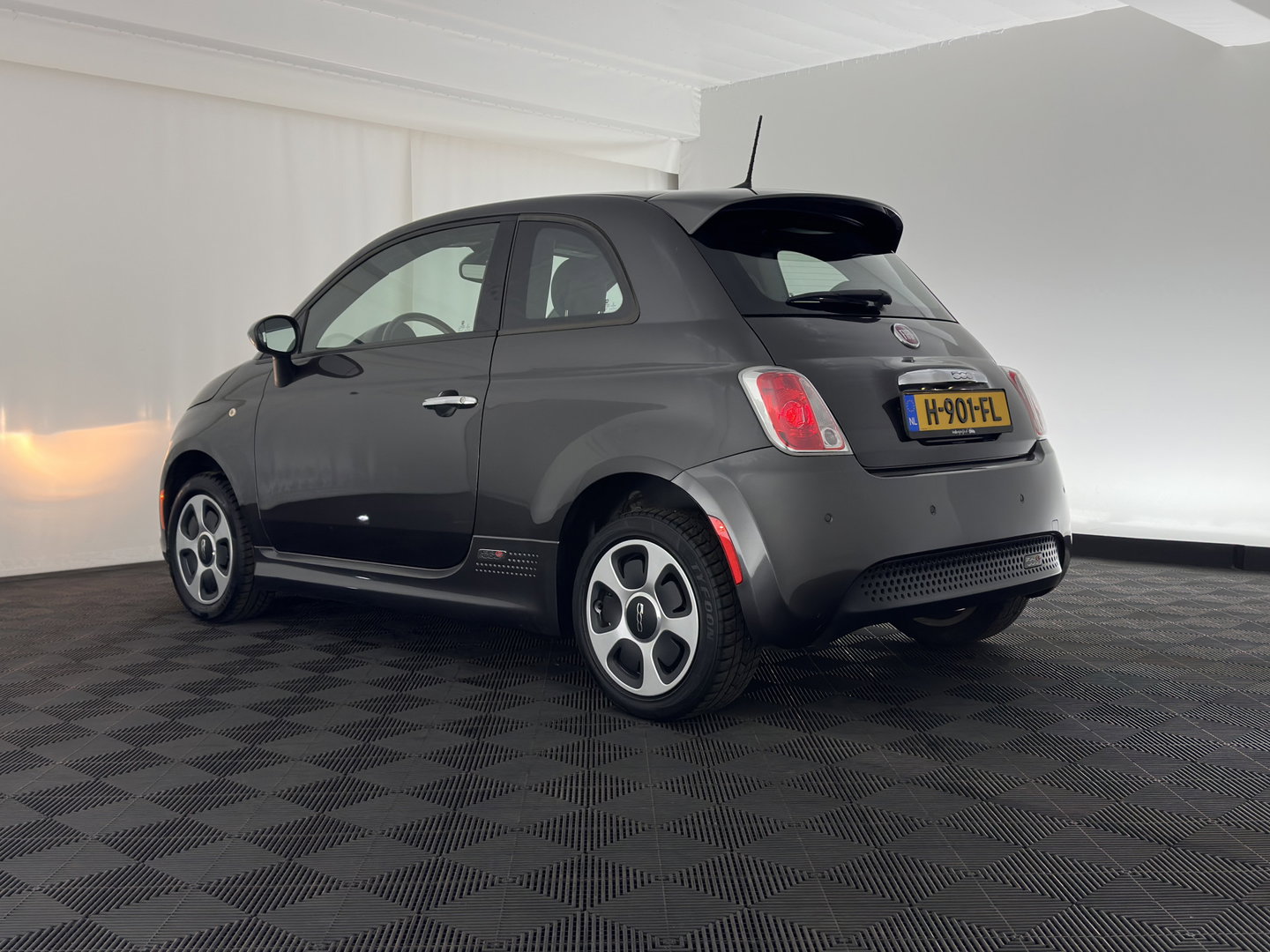 Fiat 500 E 24kwh Aut. *NAVI-FULLMAP | LEATHER | DIGI-COCKPIT | ECC | PDC | CRUISE