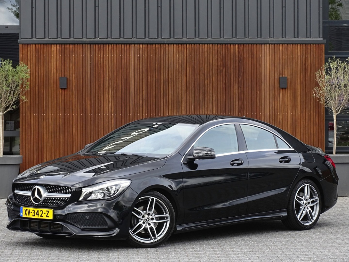 Mercedes-Benz CLA-Klasse 180 automaat / AMG Ed. 1 LED *NAP*