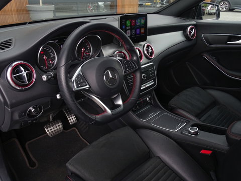 Mercedes-Benz CLA-Klasse 180 automaat / AMG Ed. 1 LED *NAP*