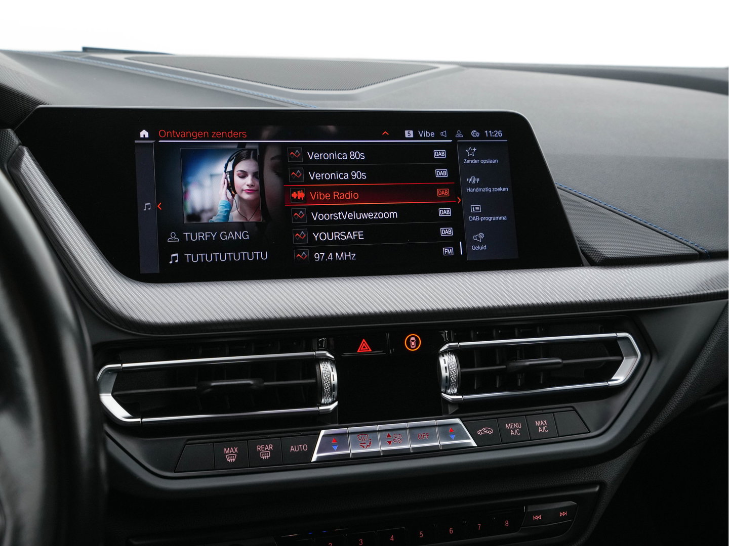 BMW 1-serie 118i Executive Edition M-Sportpack (INCL.BTW) *SPORT-SEATS | FULL-LED | DIGI-COCKPIT | HIFI-SOUND | CAMERA | NAVI-FULLMAP | AMBIENT-LIGHT | PRIVACY-GLASS | ECC | PDC | CRUISE | 18''ALU*