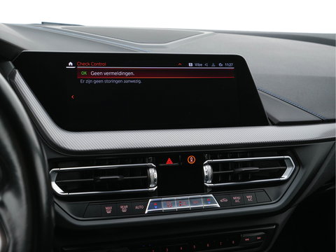 BMW 1-serie 118i Executive Edition M-Sportpack (INCL.BTW) *SPORT-SEATS | FULL-LED | DIGI-COCKPIT | HIFI-SOUND | CAMERA | NAVI-FULLMAP | AMBIENT-LIGHT | PRIVACY-GLASS | ECC | PDC | CRUISE | 18''ALU*