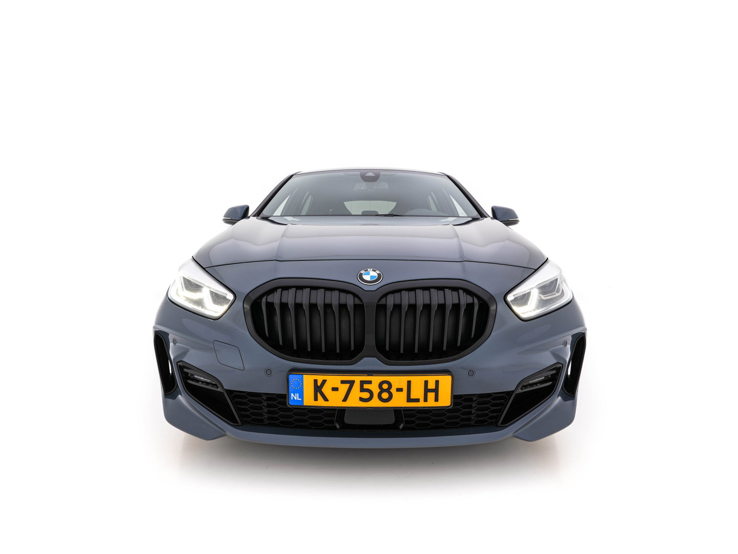 BMW 1-serie 118i Executive Edition M-Sportpack (INCL.BTW) *SPORT-SEATS | FULL-LED | DIGI-COCKPIT | HIFI-SOUND | CAMERA | NAVI-FULLMAP | AMBIENT-LIGHT | PRIVACY-GLASS | ECC | PDC | CRUISE | 18''ALU*