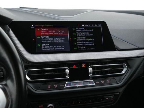 BMW 1-serie 118i Executive Edition M-Sportpack (INCL.BTW) *SPORT-SEATS | FULL-LED | DIGI-COCKPIT | HIFI-SOUND | CAMERA | NAVI-FULLMAP | AMBIENT-LIGHT | PRIVACY-GLASS | ECC | PDC | CRUISE | 18''ALU*
