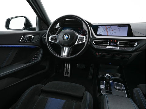 BMW 1-serie 118i Executive Edition M-Sportpack (INCL.BTW) *SPORT-SEATS | FULL-LED | DIGI-COCKPIT | HIFI-SOUND | CAMERA | NAVI-FULLMAP | AMBIENT-LIGHT | PRIVACY-GLASS | ECC | PDC | CRUISE | 18''ALU*