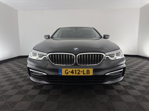 BMW 5 Serie 530e iPerformance eDrive Edition (INCL.BTW) Aut. *HEAD-UP | LUXURY-LEATHER | FULL-LED | SOFT-CLOSE | TOP-VIEW | MEMORY-PACK | DIGI-COCKPIT | NAVI-FULLMAP | HEATED-COMFORTSEATS | PRIVACY-GLASS | ECC | PDC | 18''ALU*