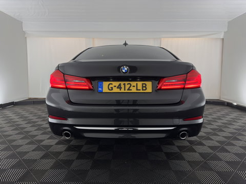 BMW 5 Serie 530e iPerformance eDrive Edition (INCL.BTW) Aut. *HEAD-UP | LUXURY-LEATHER | FULL-LED | SOFT-CLOSE | TOP-VIEW | MEMORY-PACK | DIGI-COCKPIT | NAVI-FULLMAP | HEATED-COMFORTSEATS | PRIVACY-GLASS | ECC | PDC | 18''ALU*