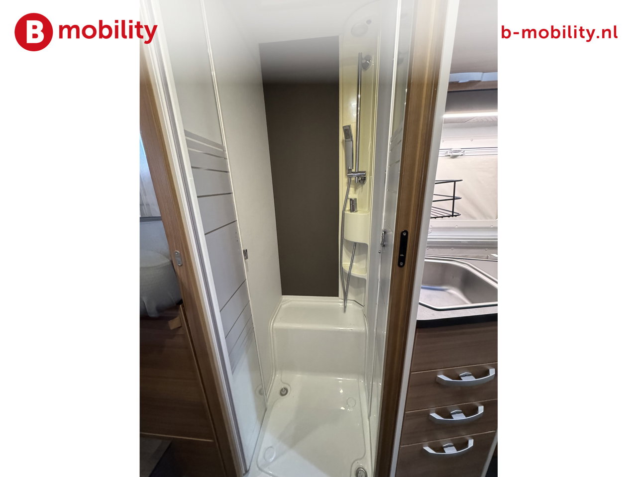 Adria MATRIX 670 SL Lengtebedden Bj.2021